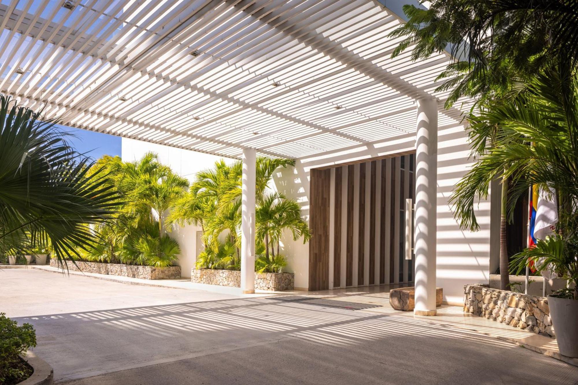 Santa Marta Marriott Resort Playa Dormida Kültér fotó The entrance of the new terminal
