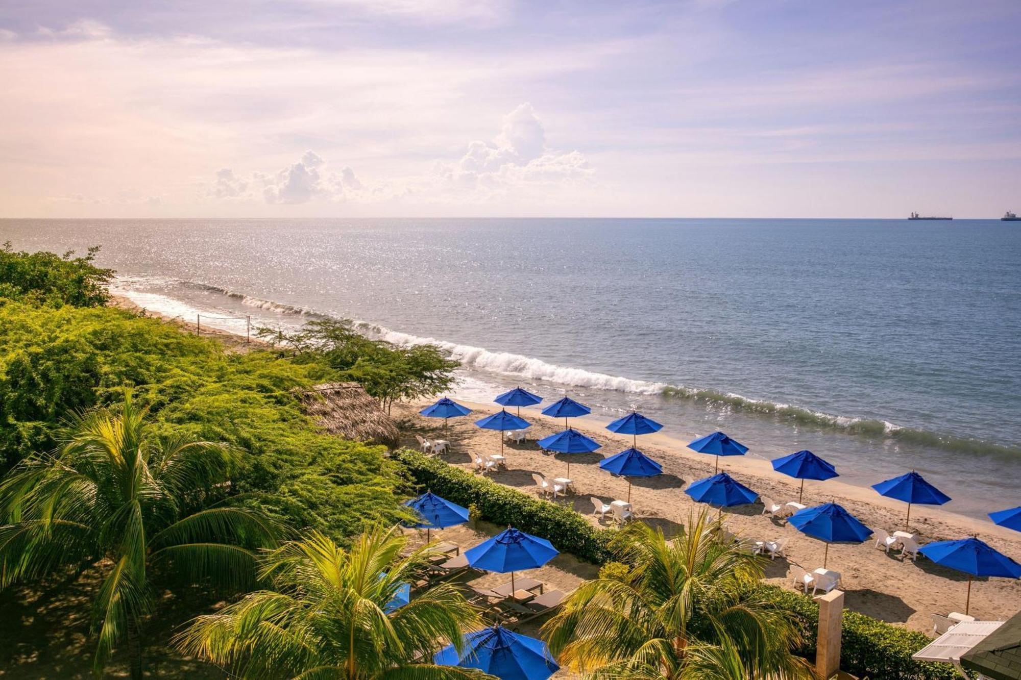 Santa Marta Marriott Resort Playa Dormida Kültér fotó Beach at the InterContinental Resort