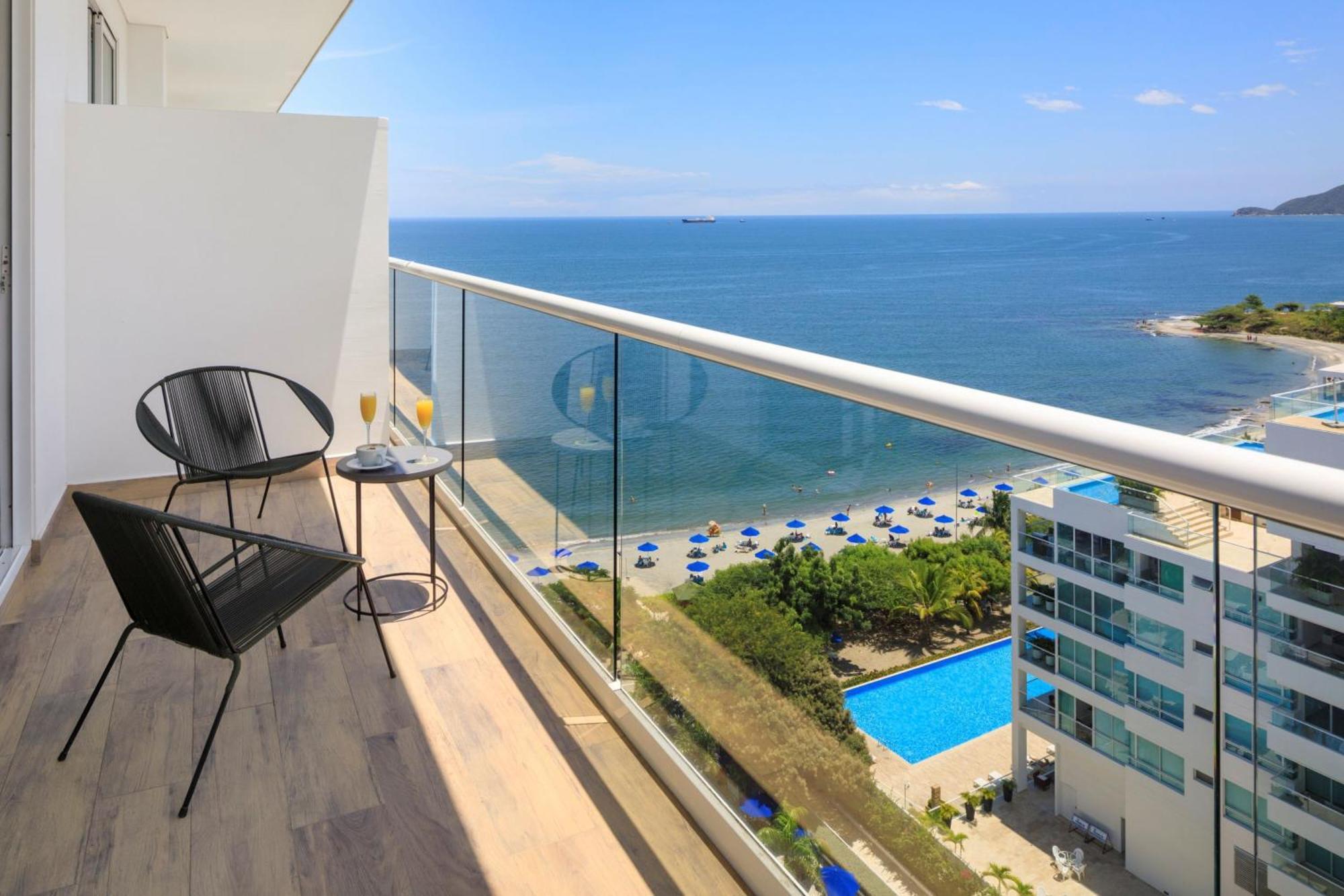 Santa Marta Marriott Resort Playa Dormida Kültér fotó A balcony