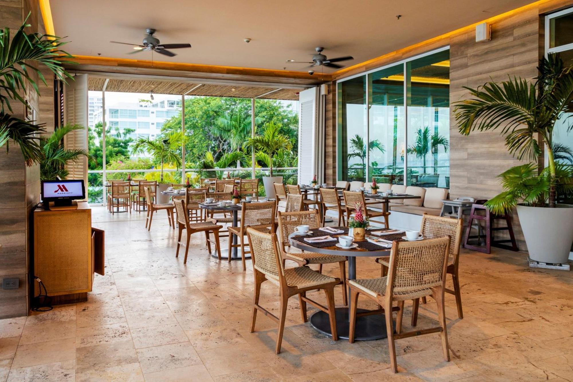 Santa Marta Marriott Resort Playa Dormida Kültér fotó The W Lounge at Suvarnabhumi Airport