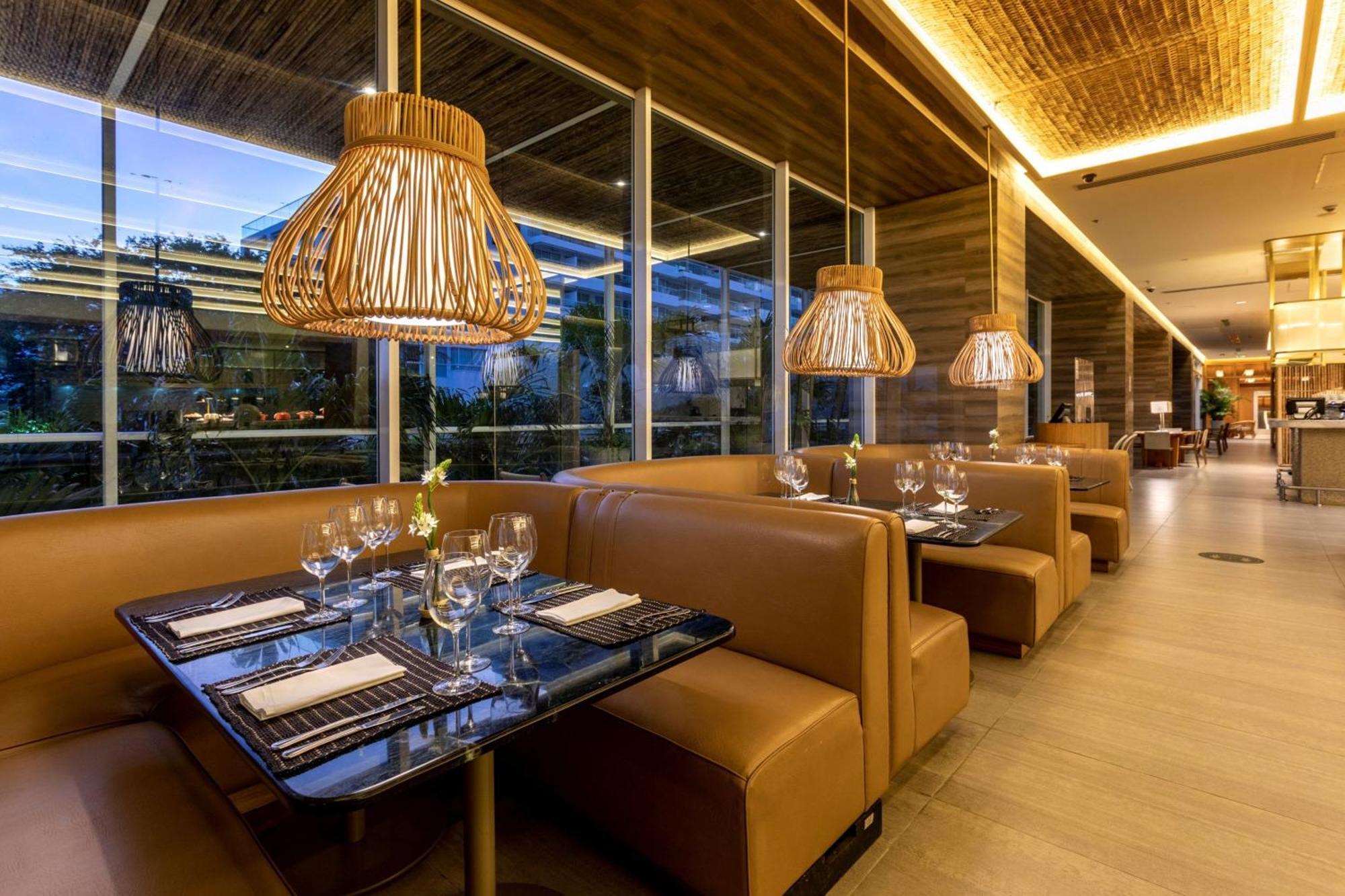 Santa Marta Marriott Resort Playa Dormida Kültér fotó The interior of the restaurant