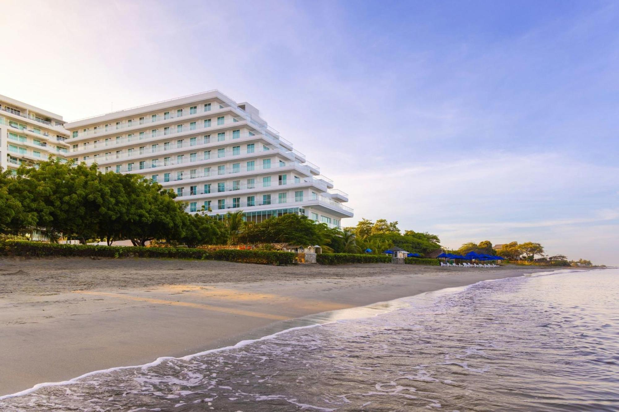 Santa Marta Marriott Resort Playa Dormida Kültér fotó The Royal